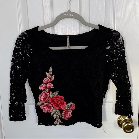 Crop top - Picture 1 of 2